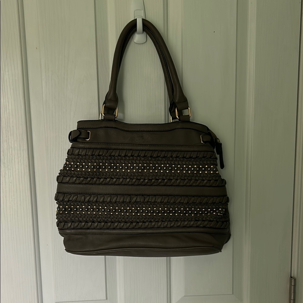 Chic Green Shoulder Bag with Textured Design